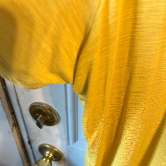 Old Navy Bright Yellow V-Neck Tee size X-Large - Picture 4 of 5